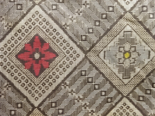 JAPANESE KIMONO / ANTIQUE KIMONO / SILK / DORO OSHIMA TSUMUGI / WOVEN RHOMBUS FLOWER